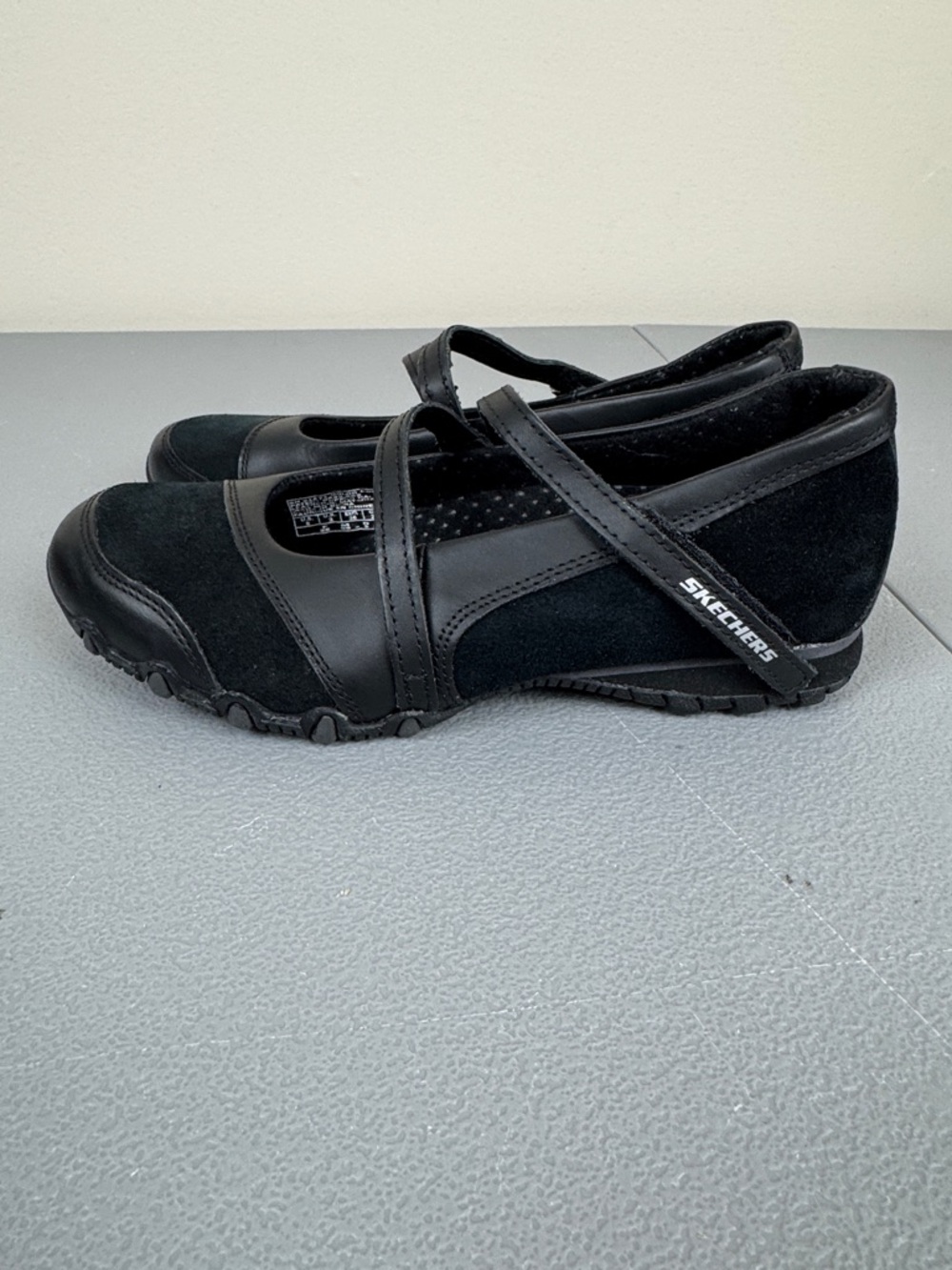 Skechers Mary Jane Style Loafer. Size 6. - Picture 2 of 9